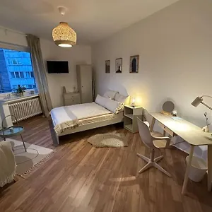 apartment-mit-wohnkuche-balkon.topcolognehotels.com/