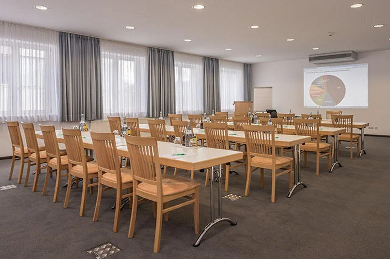 Hotel Am Moosfeld Munich 4*,