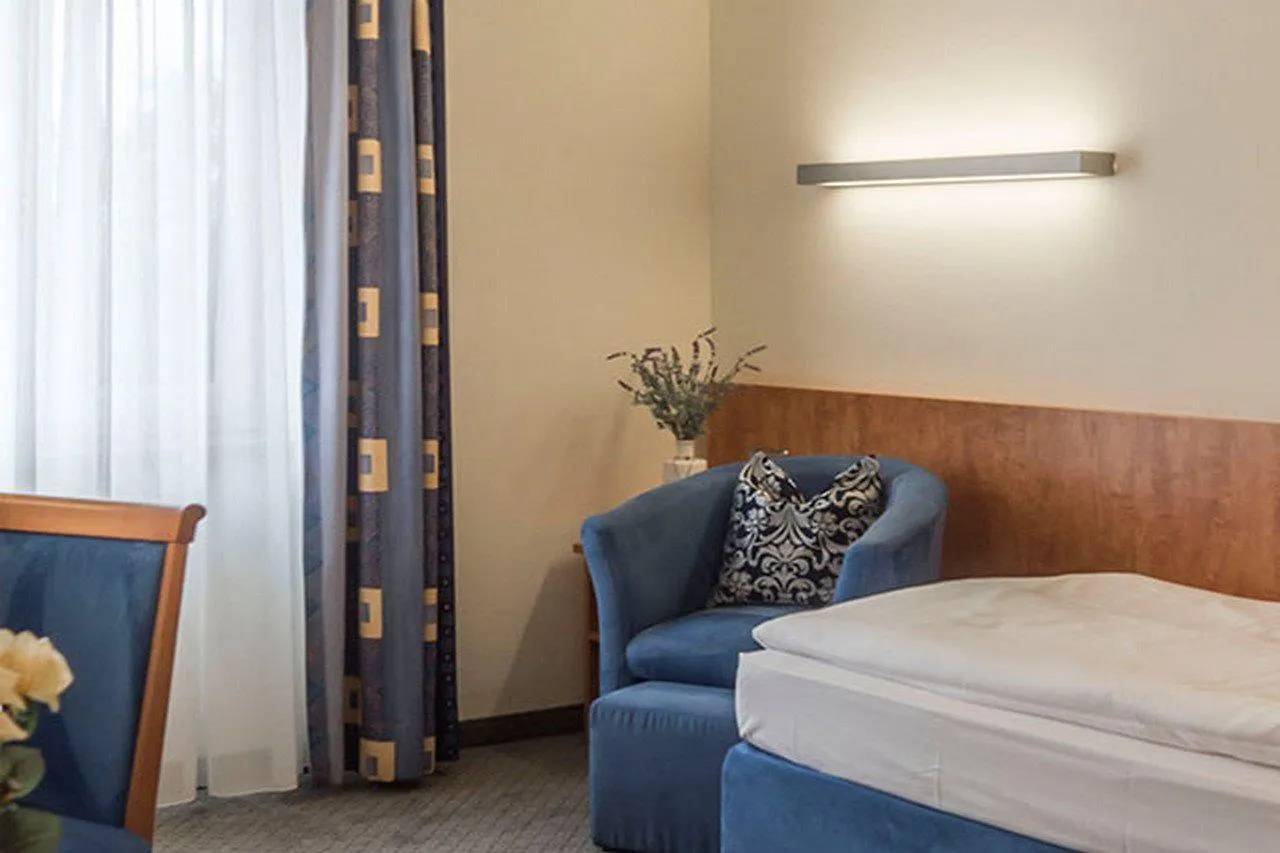 Hotel Am Moosfeld Mnichov 4*,